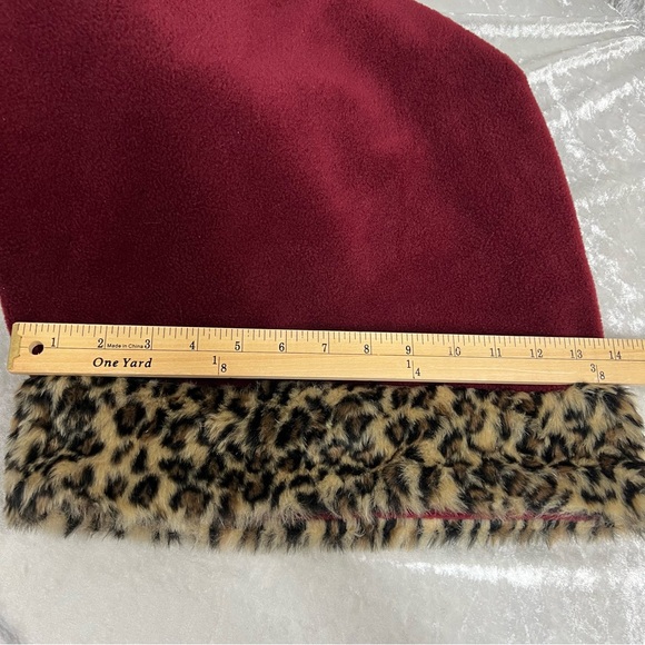 NWT Argee wine cape coat poncho leopard 1 front button closure one size fits all - Picture 10 of 11